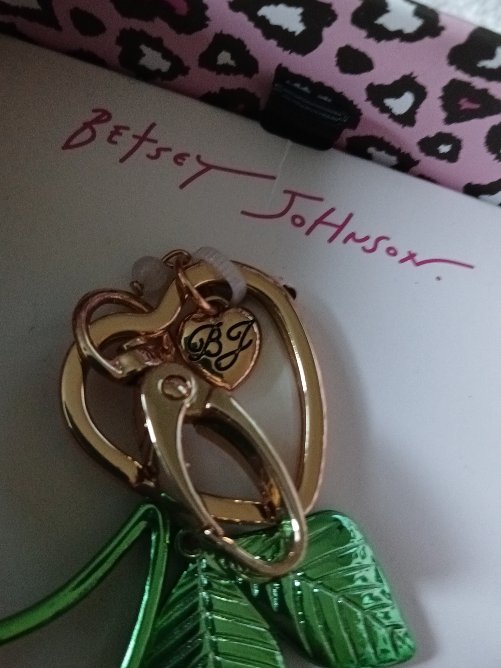 Betsey Johnson CHERRY 🍒 Bag Charm Keyring [Large] NEW IN BOX $58 MSRP - Picture 3 of 6